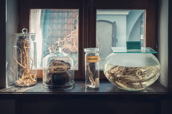 Kaunas, Lithuania - May 12, 2017: retro drugs, substance and infusion on windowsill in Museum of the History of Medicine and Pharmacy. Kaunas, Lithuania. — Stock Photo, Image