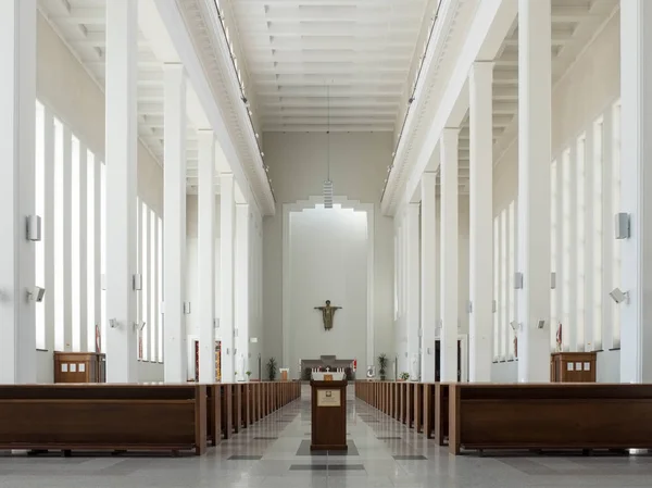 Kaunas, Litouwen - 12 mei 2017: Interieur van onze Heer Jezus Christus Resurrection kerk in Kaunas, Litouwen. — Stockfoto