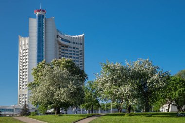 Minsk, Beyaz Rusya - 6 Mayıs 2018: Otel Beyaz Rusya içinde Merkezi bölümü Minsk city adlı bahar, Minsk, Beyaz Rusya.