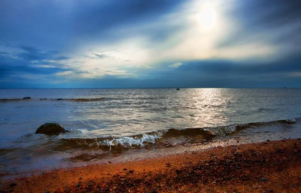 A tenger partján, egy borzalmas Időjárás: — Stock Fotó