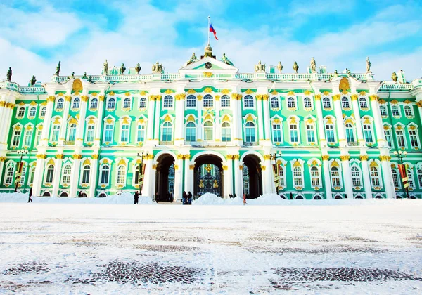 겨울 궁전의 전경, 성자 - peter 의 모습 — 스톡 사진