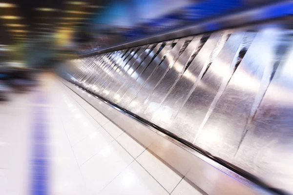 A view of a baggage conveyor at the airport as a background — Stock Photo, Image