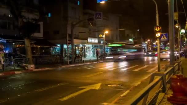 Dizengoff Rue Avec Circulation Nuit Pan Gauche Sur Rail Sécurité — Video