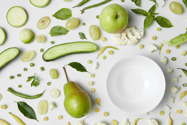 Verdure verdi biologiche fresche e frutta per insalata — Foto Stock