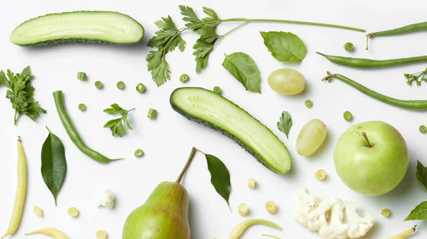 Legumes e frutas verdes orgânicos frescos — Fotografia de Stock