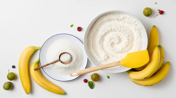 Ингредиенты для бананового торта — стоковое фото