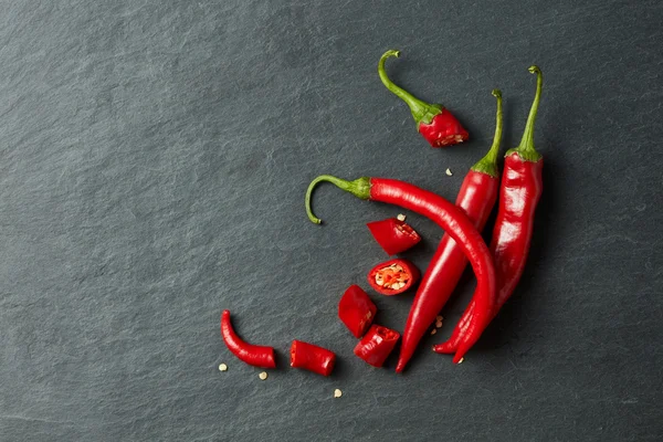 Rote Chilischote in Scheiben geschnitten — Stockfoto