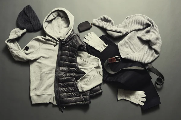 Homens na moda roupas quentes e acessórios — Fotografia de Stock