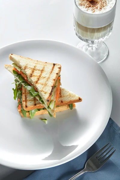 Tazza di caffè con toast — Foto Stock