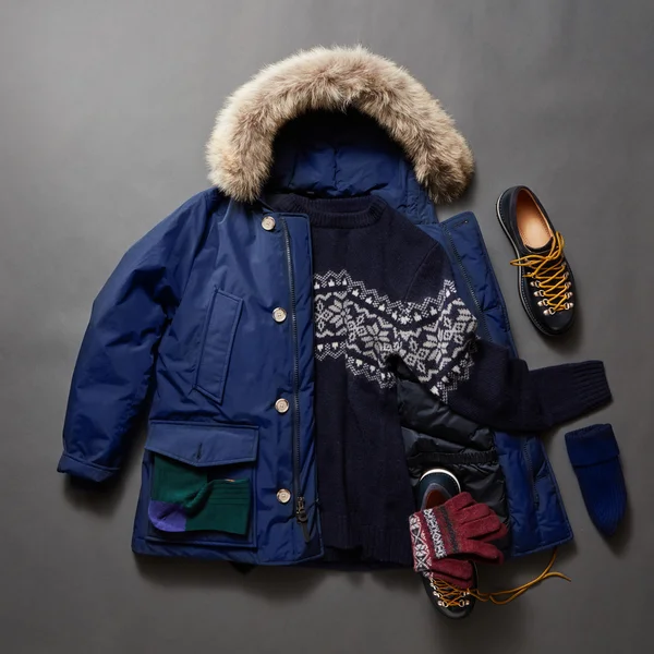 Набор красивой зимней мужской одежды — стоковое фото