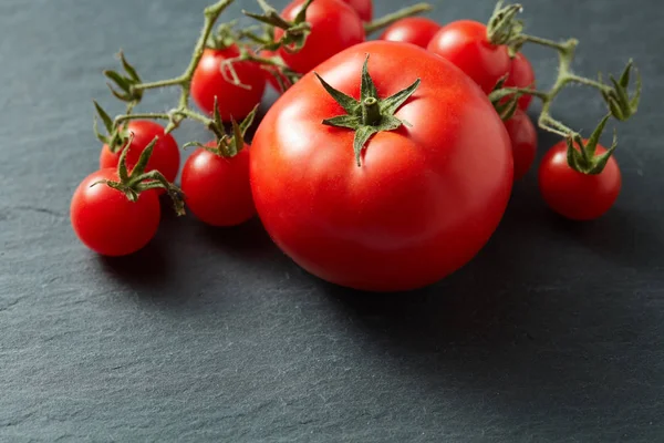 Bunch of fresh tomatoes — Stock Photo, Image