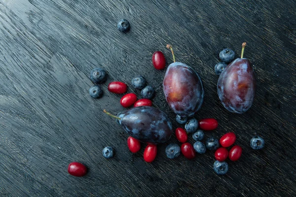 Bunch of delicious ripe berries — Stock Photo, Image