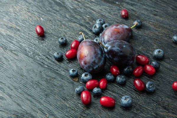 Bunch of delicious ripe berries — Stock Photo, Image