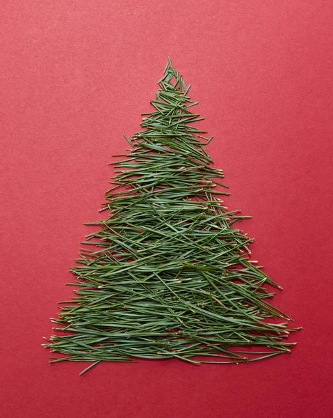 Albero di Natale fatto di aghi di pino — Foto Stock