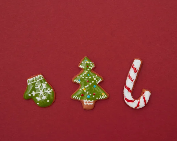 Peperkoek kerstkoekjes met suikerglazuur — Stockfoto