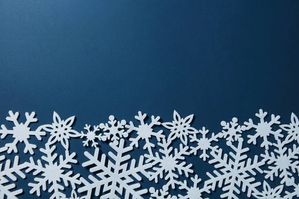 Karácsonyi díszítő keret hópelyhek — Stock Fotó