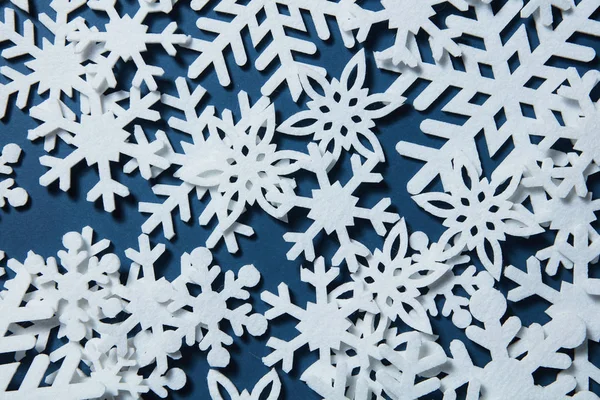 farklı ışık mavi kar taneleri 