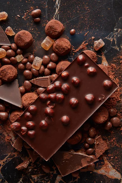 Chocolate e doces trufas — Fotografia de Stock