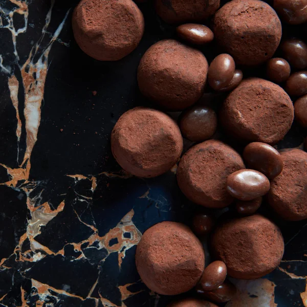 Домашние шоколадные трюфели — стоковое фото