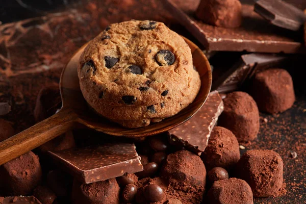 Verse chocolate chip cookie — Stockfoto