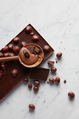 Çikolatalı ahşap kaşık