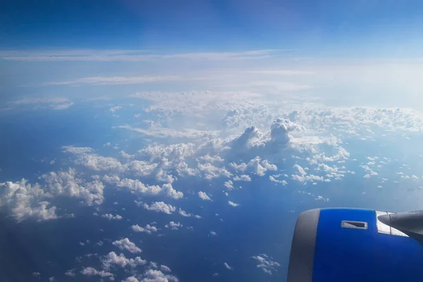 Blick aus dem Flugzeugfenster — Stockfoto