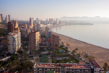 Benidorm şehir görüntülemek