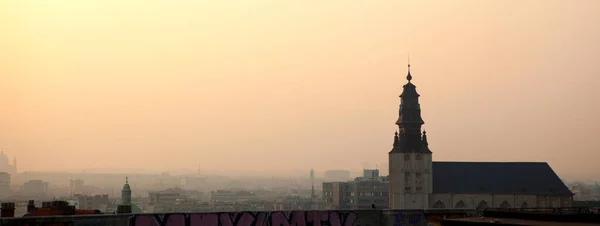 Zonsondergang op de skyline van Brussel — Stockfoto