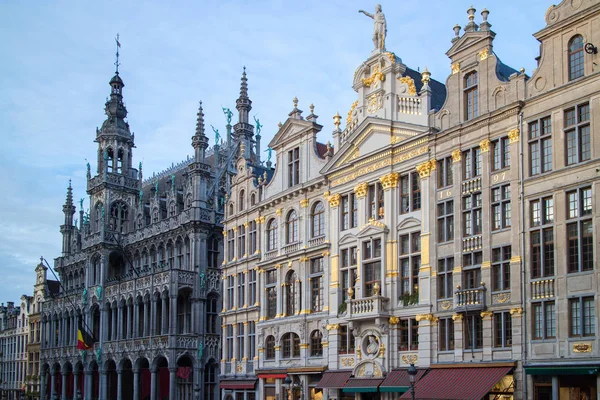 Casas de la famosa Grand Place —  Fotos de Stock