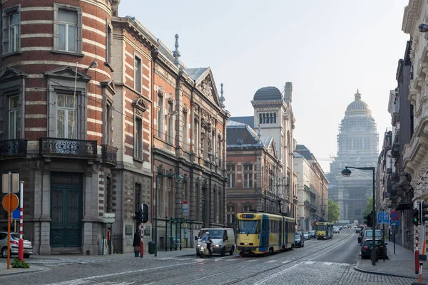 Brussel sokaklarda trafik — Stok fotoğraf