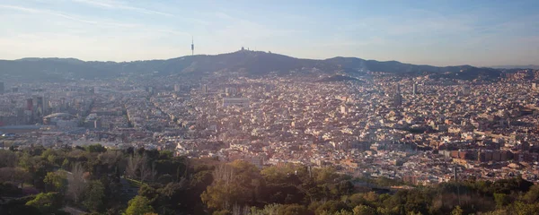 Vanuit de lucht uitzicht op de stad Barcelona — Stockfoto