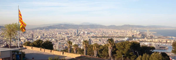 Antenn utsikt över Barcelona stad — Stockfoto