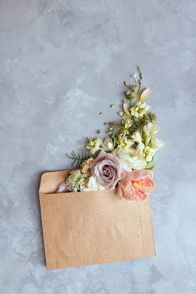 Flowers in envelope — Stock Photo, Image