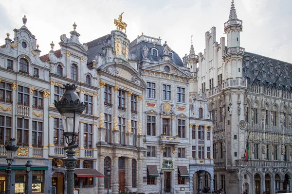 Häuser des berühmten Grand Place — Stockfoto