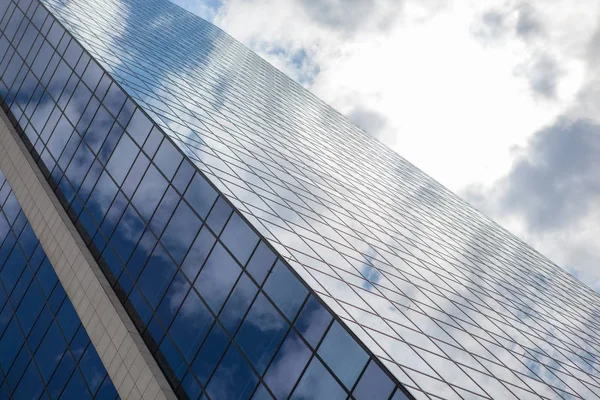 現代のガラス高層ビル — ストック写真