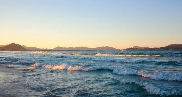 Bel tramonto paesaggio marino — Foto Stock