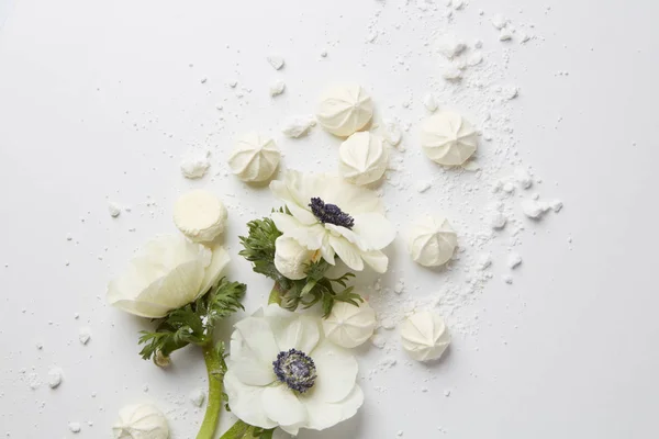Flower with meringue — Stock Photo, Image
