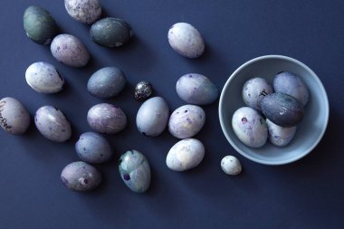 Mavi renkli Paskalya yumurtaları