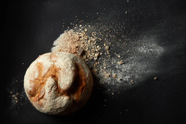 Вкусный свежий хлеб — стоковое фото