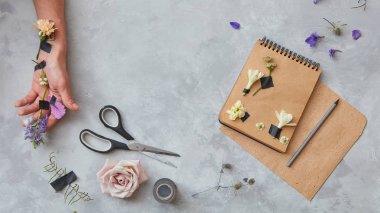 çiçekli güzel çiçekçi kompozisyon