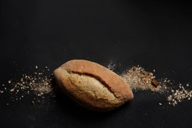Büyük somun ekmek gevreği ile