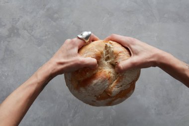 Ekmek kırma eller