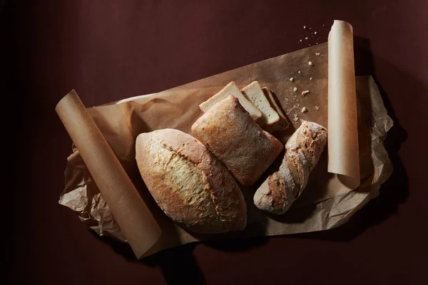 Assortiment van verschillende soorten brood — Stockfoto