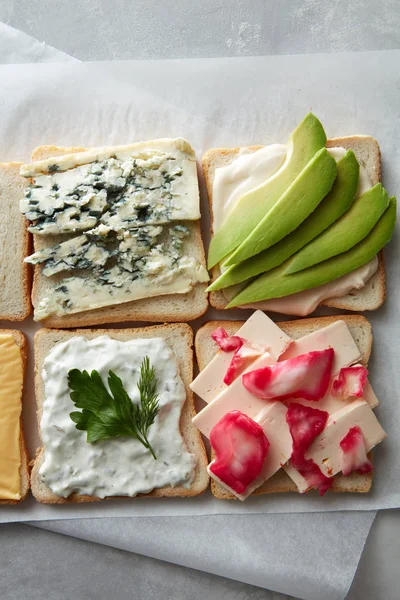 Набор различных видов сэндвичей — стоковое фото