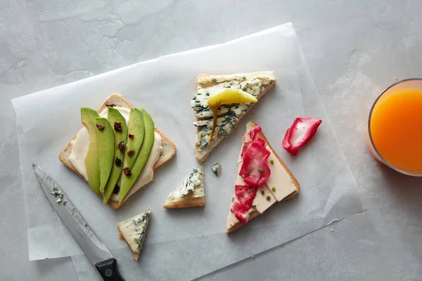 Fresh sandwiches with juice — Stock Photo, Image