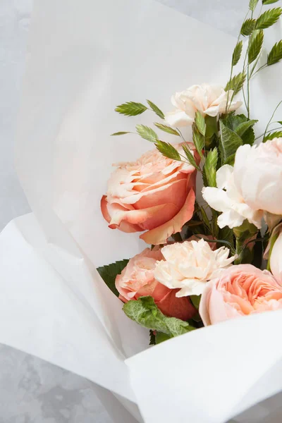 Bouquet of roses for holiday — Stock Photo, Image