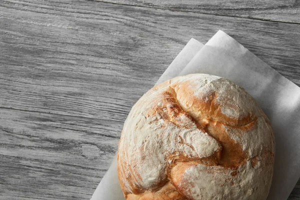 Pane fatto in casa con pasta madre artigianale di segale — Foto Stock