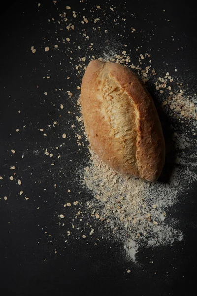 Crusty homemade loaf of bread — Stock Photo, Image