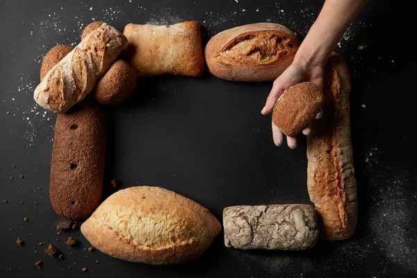 Cornice di diversi tipi di pane — Foto Stock