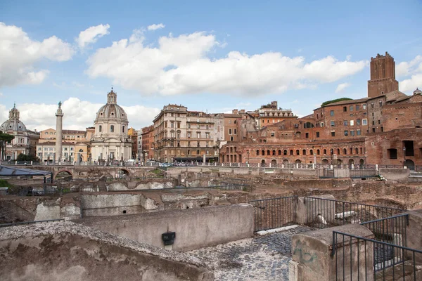 Oude Romeinse ruïnes in Rome — Stockfoto